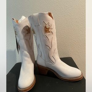 New Women’s Frye Cowboy Boots Size 8.5